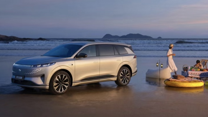 超级大五座2026款eπ008五座版正式上市！限时焕新指导价15.99万元起